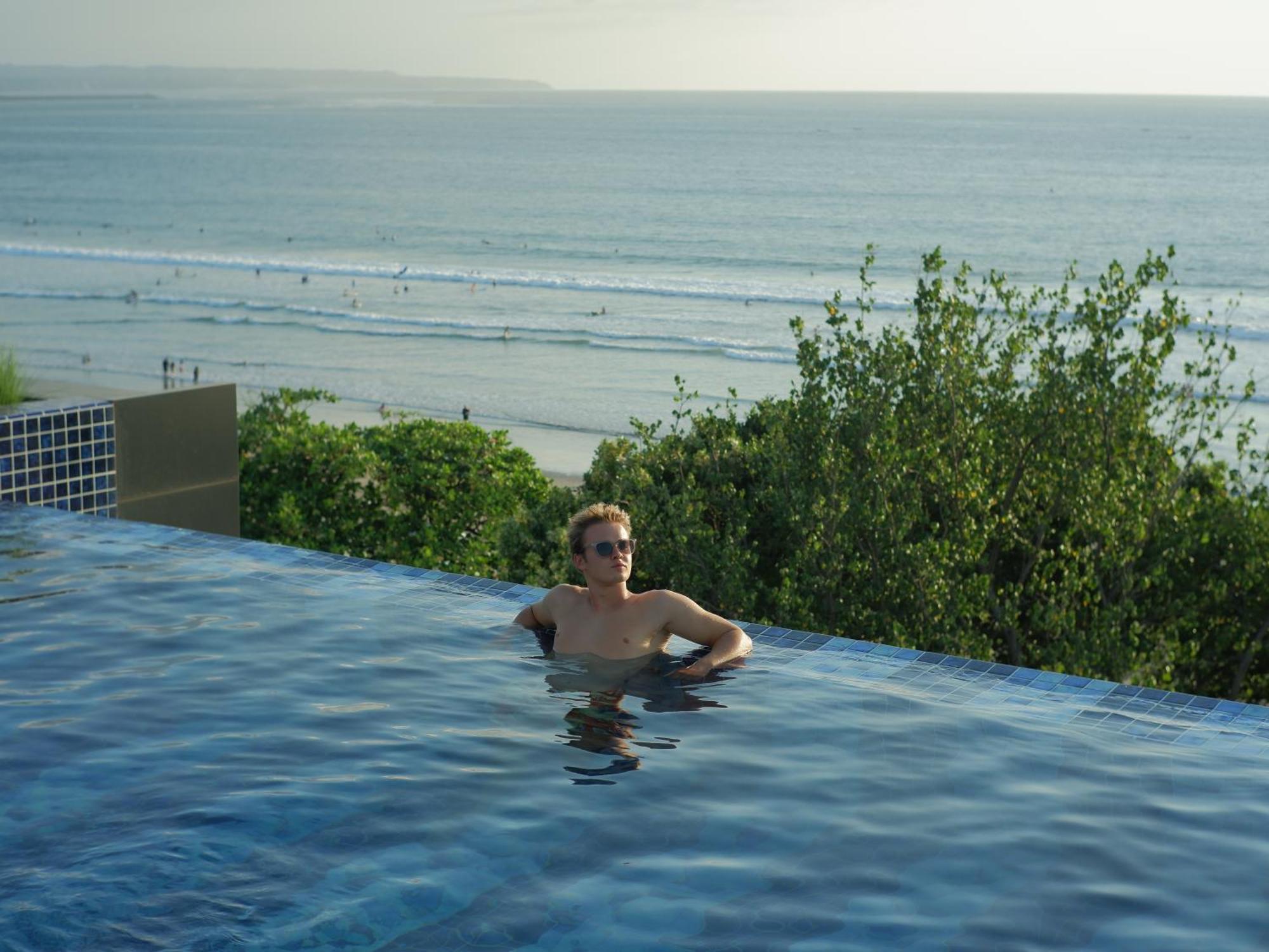 Tribe Bali Kuta Beach Exterior photo